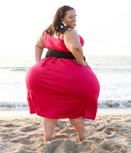 Người phụ nữ có vòng 3 lớn nhất thế giới nhất định không giảm cân