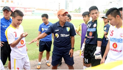 Có thể đối chất vụ việc HLV Hồng Minh dọa cắt gân chân cầu thủ U15