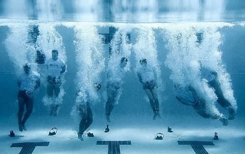 Dạy kỹ năng thoát hiểm khi bị trói ở dưới nước