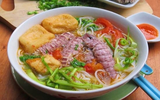 Đừng bỏ lỡ những món ăn đặc sản vô cùng nổi tiếng khi đến du lịch Hạ Long