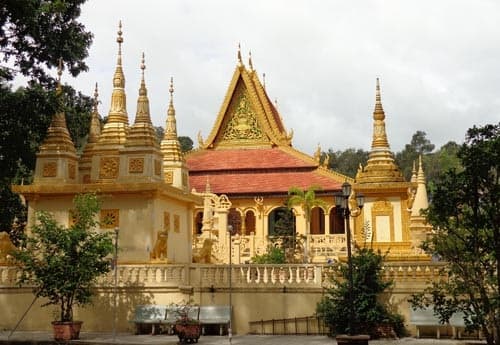 Ghé thăm chùa Âng: Ngôi chùa Khmer cổ