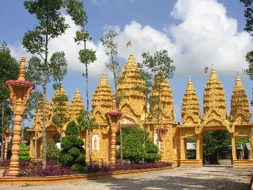 Khám phá chùa Vàm Ray nổi tiếng tại Trà Vinh