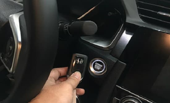 Hướng dẫn cách xử lý khi chìa khóa thông minh xe ô tô hết pin