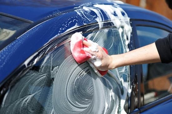 Những điều cần nhớ khi tự rửa xe ô tô