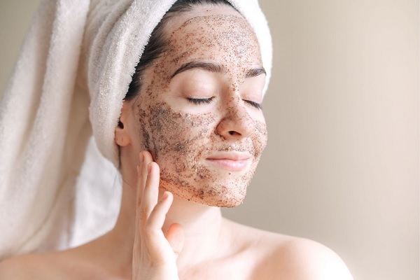 5 thói quen chăm sóc da giúp duy trì vẻ rạng rỡ và làm chậm lão hóa