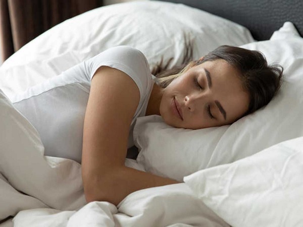 6 vật dụng trên giường khiến làn da nhanh lão hóa