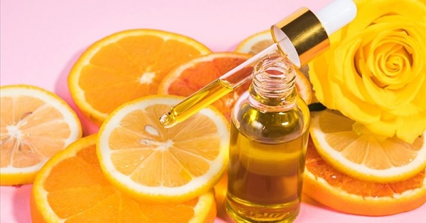 Bí quyết dùng vitamin C để giảm đốm nâu sau tuổi 40