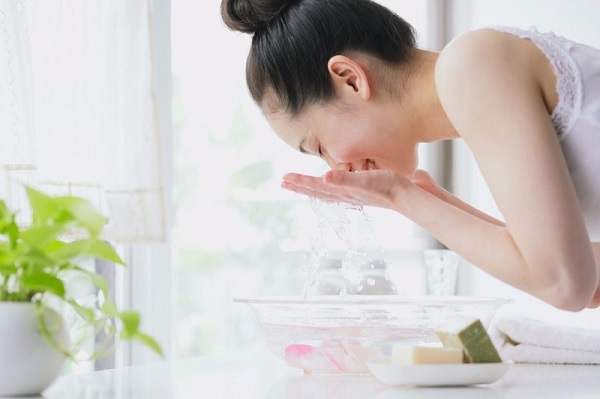 Bí quyết kiểm soát dầu nhờn cho da luôn khô thoáng trong mùa hè