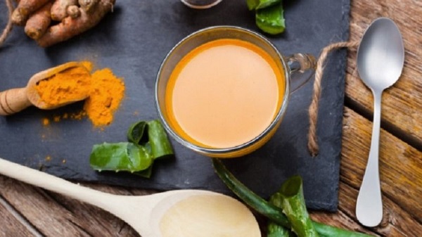 Mặt nạ nghệ và nha đam: bí quyết cho làn da trắng sáng, mờ thâm