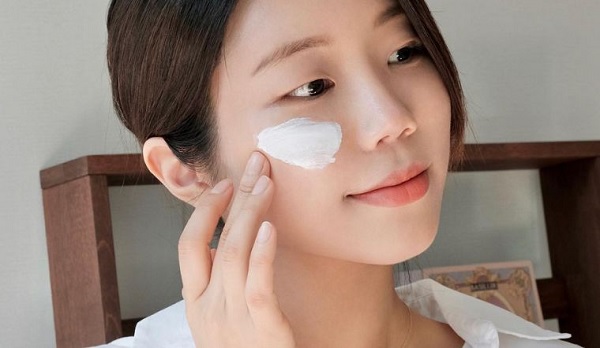 Sau khi đắp mặt nạ dưỡng trắng nên làm gì? Bí kíp bảo vệ da toàn diện