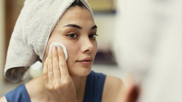 Tại sao cần chăm sóc da vào buổi tối đều đặn?