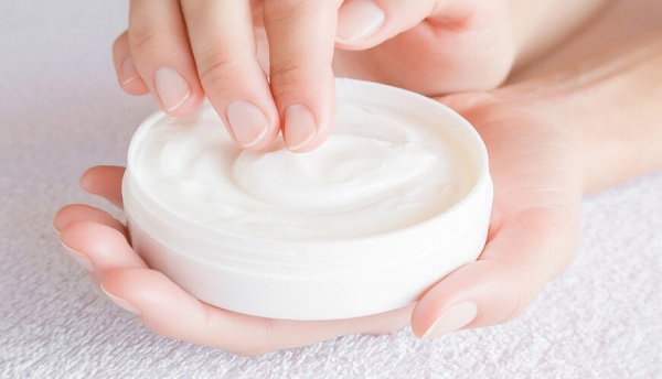 Thoa kem dưỡng đắt mấy cũng uổng phí vì 5 sai lầm này