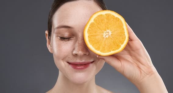 Những sai lầm khi sử dụng vitamin C khi dưỡng da, cách khắc phục
