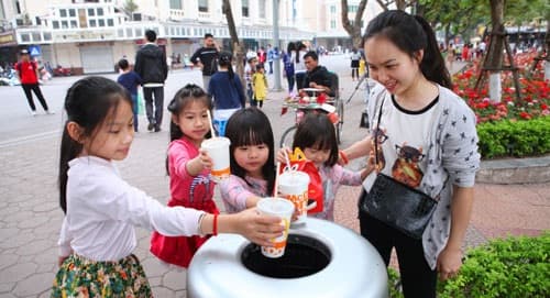 Câu trắc nghiệm GDCD lớp 8 Bài 9 có đáp án: Góp phần xây dựng nếp sống văn hóa ở cộng đồng dân cư