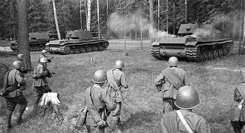 Câu trắc nghiệm Lịch sử lớp 8 Bài 21 có đáp án: Chiến tranh thế giới thứ hai (1939 - 1945)