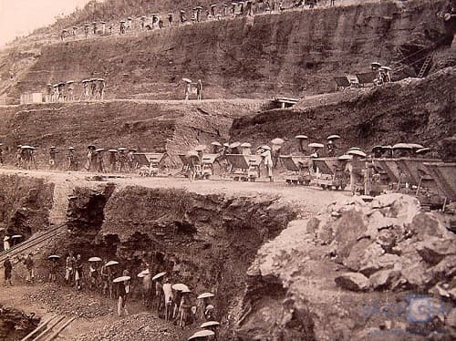 Trắc nghiệm Lịch sử 8 Bài 29 có đáp án: Chính sách khai thác thuộc địa của thực dân Pháp và những chuyển biến về kinh tế (Tiếp)