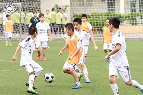 Cách chọn giày bóng đá cho trẻ tránh chấn thương, bảo vệ an toàn cho trẻ