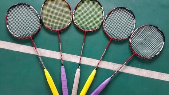 Chọn vợt cầu lông cho người mới chơi cần lưu ý điều gì?