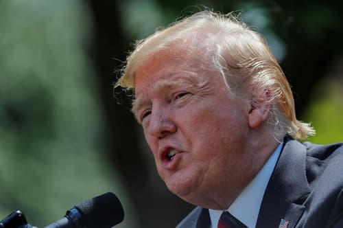 Tổng thống Mỹ Donald Trump đe dọa hủy diệt Iran