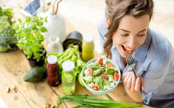 Ăn rau trước cơm: Bí mật giúp kiểm soát đường huyết và cân nặng