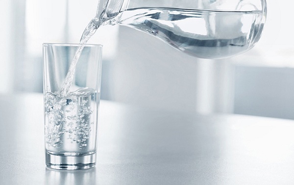 Những thói quen uống nước cực có hại cho thận cần bỏ ngay