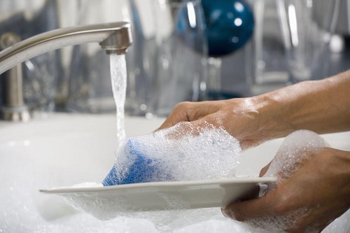 Thói quen rửa bát cần bỏ ngay tránh vi khuẩn gây hại cho sức khỏe