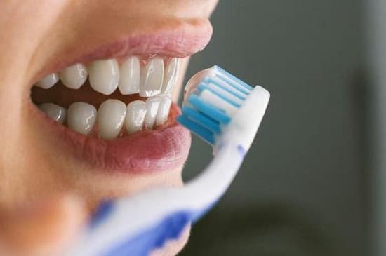 Tránh vệ sinh răng miệng ở những thời điểm này kẻo hại men răng